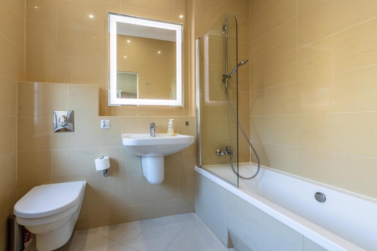 Apartament Luster I Obrazow Варшава Екстериор снимка