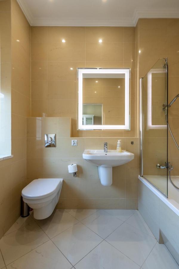 Apartament Luster I Obrazow Варшава Екстериор снимка